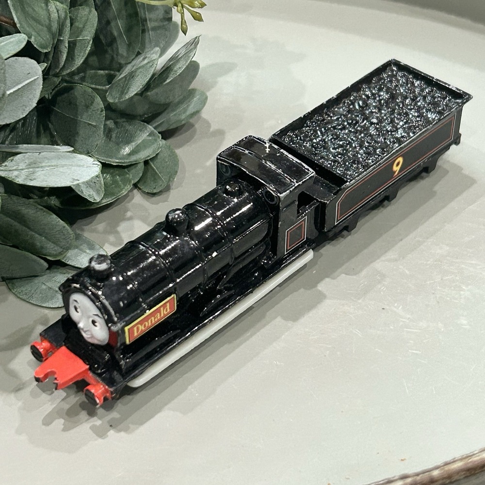 Ertl Donald Thomas the Train Tank Engine 1992 Friends Diecast Rare #9 Vintage